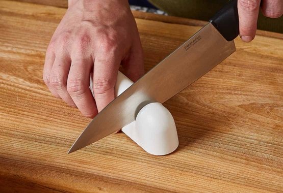 Lær mer om forskjellige måter å slipe kniven din på