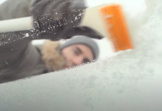 Fiskars - SnowXpert brush and Ice Scraper